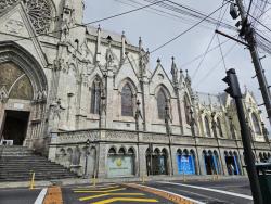 2024_02_23_07_Ecuador_Quito_Basilica_del_Voto_Nacional_SouthAmerican_gargoyle_animals