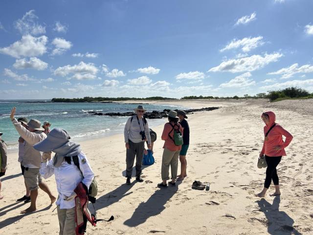 2024_02_28_02_Galapagos_Santa_Cruz_beach_walk