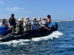 2024_03_01_09_Galapagos_Espanola_panga_ride