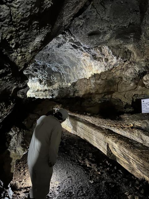 2024_03_02_16_Galapagos_Santa_Cruz_ranch_lava_tube