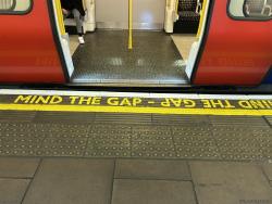 006_London_Tube.jpg