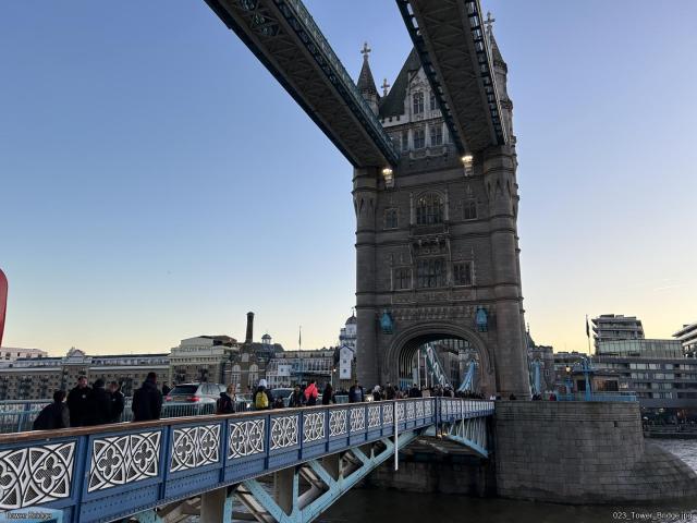 023_Tower_Bridge.jpg