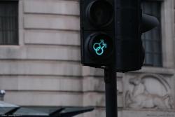 033_London_-_crossing_signal.jpg