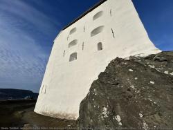 078_Norway_-_Trondheim_-_ramparts_of_Kristiansten_Fortress_-_not_a_lot_going_on_architecturally.jpg