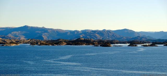 111_Norway_-_sognefjord_-_on_way_to_Flam.jpg