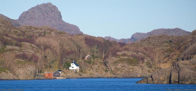 113_Norway_-_sognefjord_-_on_way_to_Flam.jpg