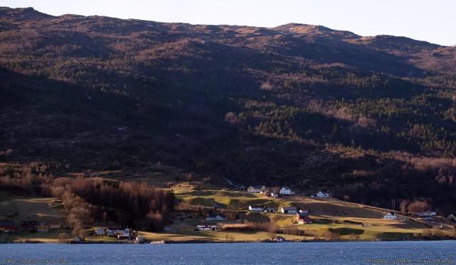 115_Norway_-_sognefjord_-_on_way_to_Flam.jpg