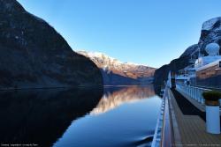 117_Norway_-_sognefjord_-_on_way_to_Flam.jpg