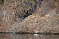 118_Norway_-_sognefjord_-_on_way_to_Flam.jpg