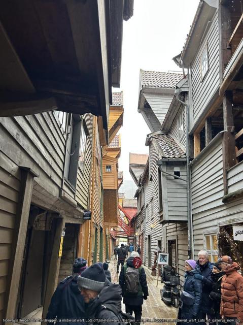 160_Norway_-_Bergen_-_in_the_Bryggen_a_medieval_wharf_Lots_of_galleries_now.jpg