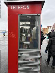 163_Norway_-_Bergen_-_phone_booth_now_a_minilibrary.jpg