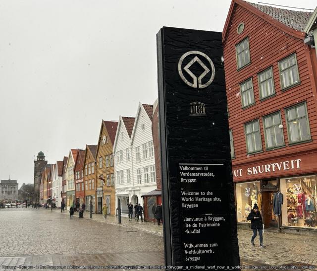 165_Norway_-_Bergen_-_in_the_Bryggen_a_medieval_wharf_now_UNESCO_world_heritage_site.jpg