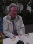 OK, now Wally is doing 'tap the table'!